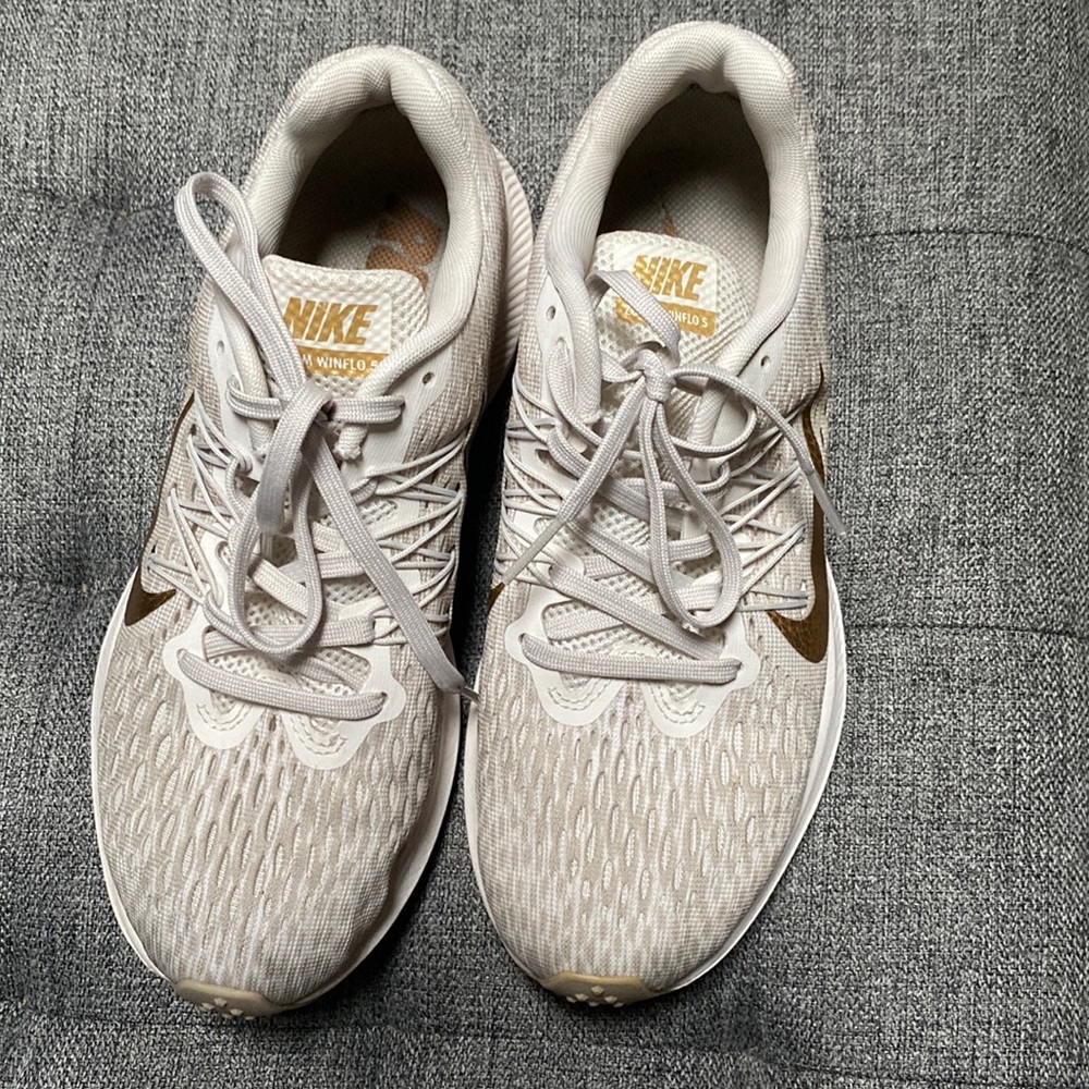 Nike zoom winflo 5 - size 6.5